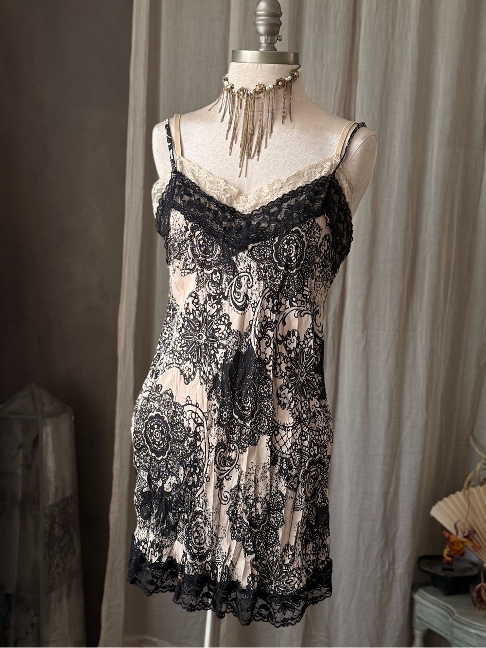 True Vintage Lace Trim Floral Slip Dress Black and Cream y2k 2000s whimsygoth
